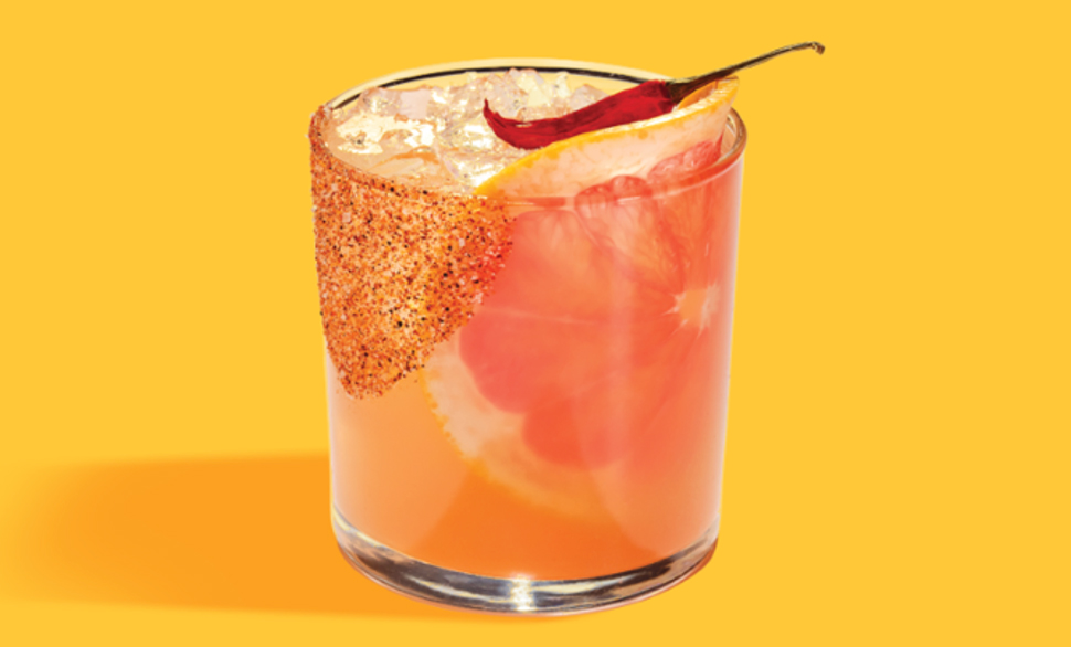 Take your specialty drinks menu to the next level with the Texas Pete® Paloma Dust recipe featuring Texas Pete® Dust Dry Seasoning.